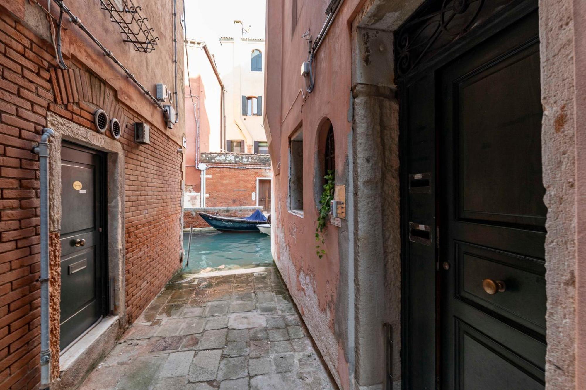 House Canal 2 Venedig